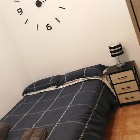 Ferienwohnung The Clock Madrid Exterior foto